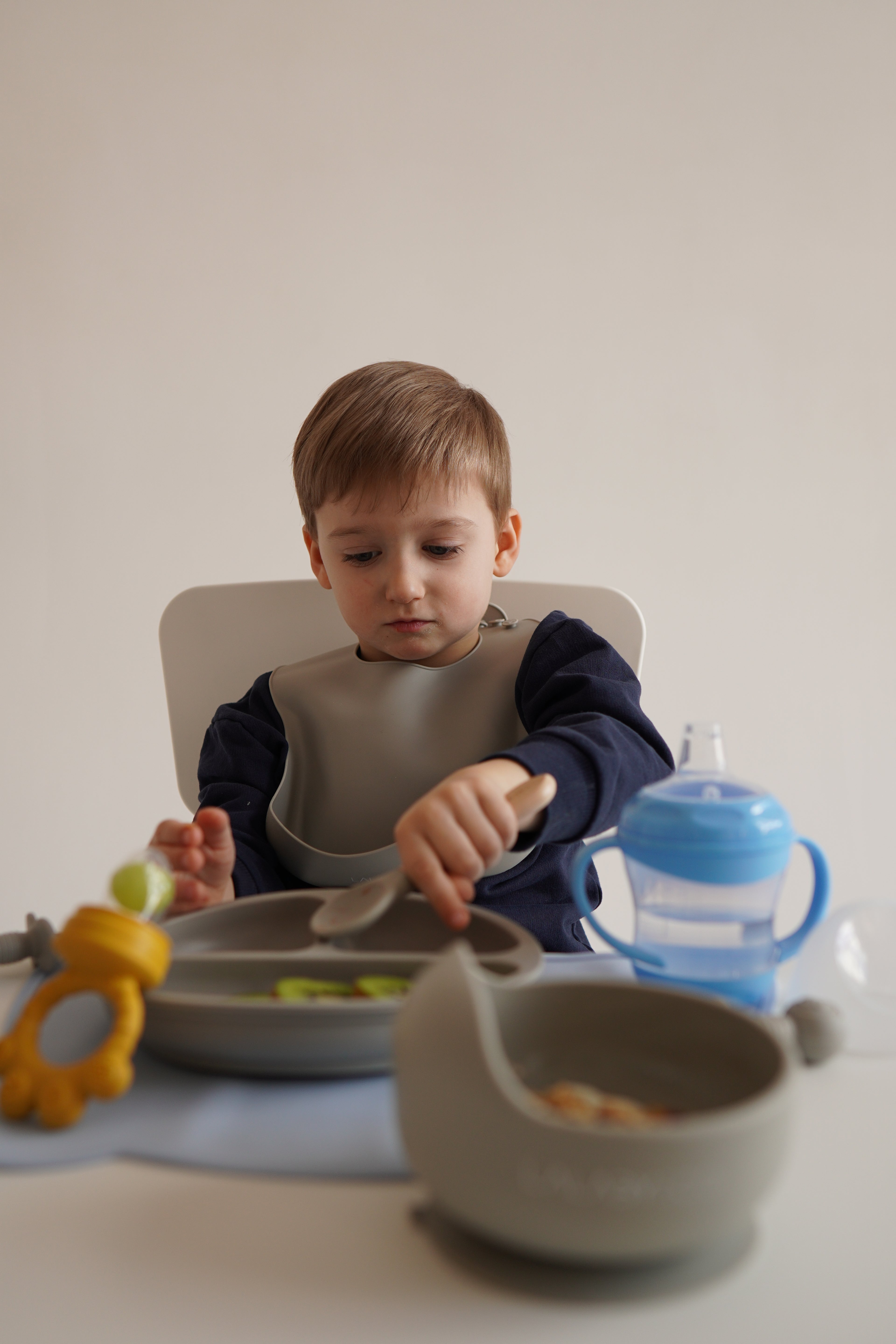 Lalaby First Feeder  - Smoczek-gryzak z siateczką na owoce-warzywa