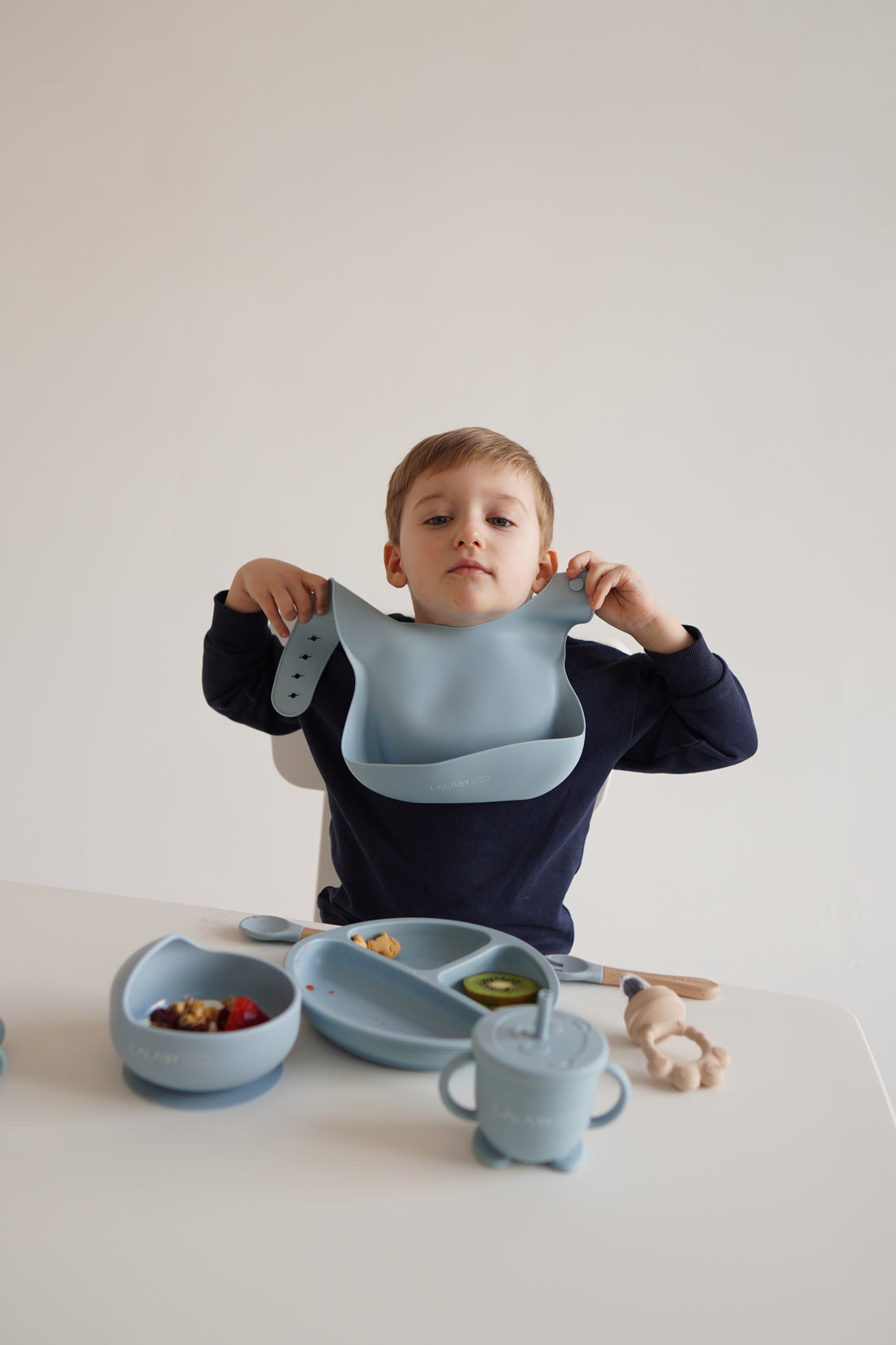 Lalaby Soft Bib  – Śliniak silikonowy z kieszonką